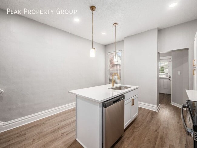 Building Photo - 1248 S Washington Ave