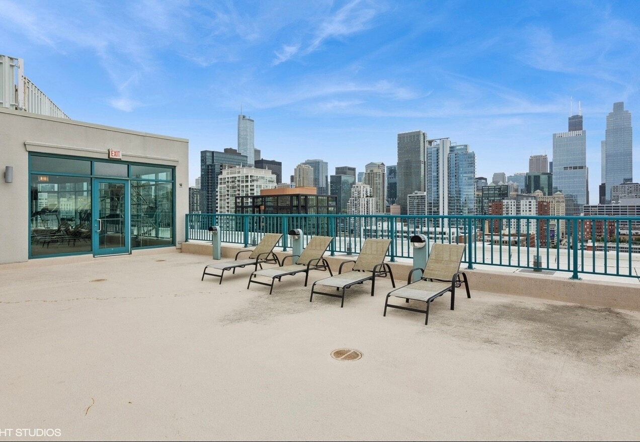 Building Photo - 340 W Superior St