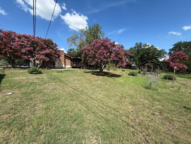 Building Photo - 209 W Mimosa Cir