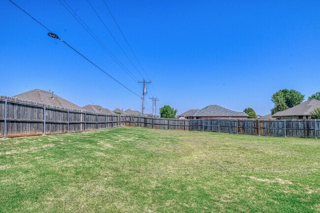 Building Photo - 11141 SW 39th Ct