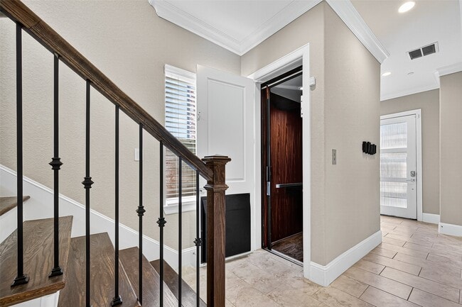 Building Photo - 2116 Mason St