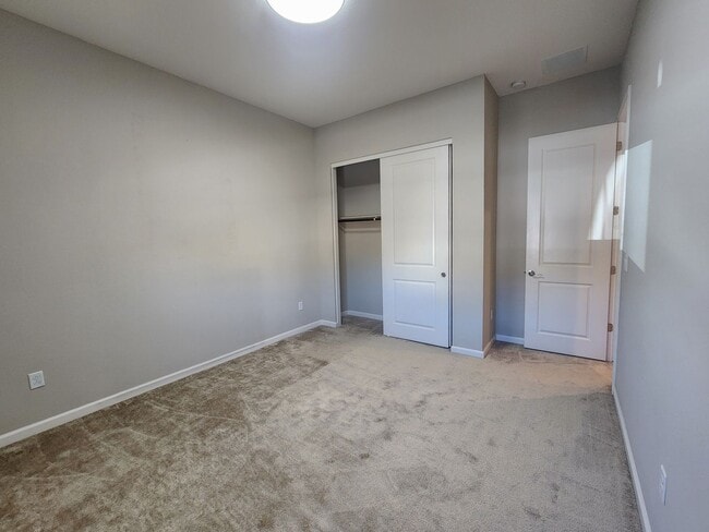 Building Photo - Large- single story home in the Stonebrook area of Sparks, NV.