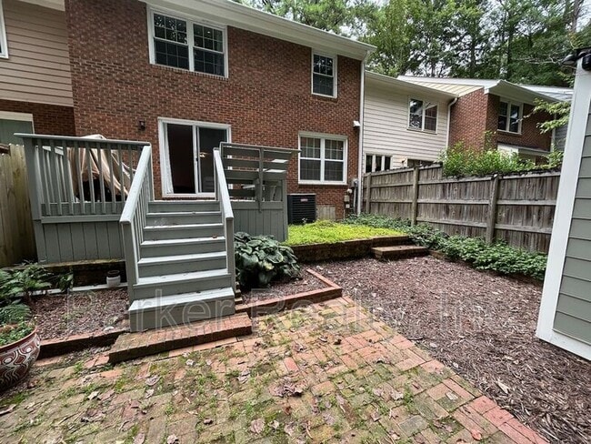 Building Photo - 1215 Collington Dr