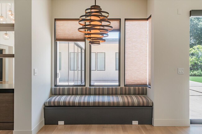 Building Photo - Wow! What a Great Home!