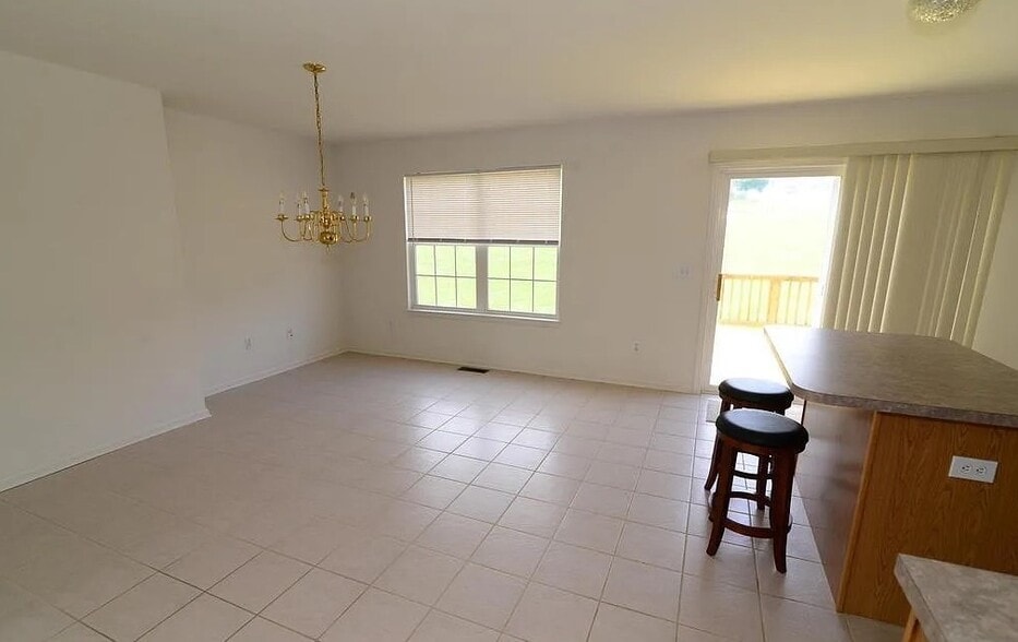 Dining Room - 455 Madison Dr