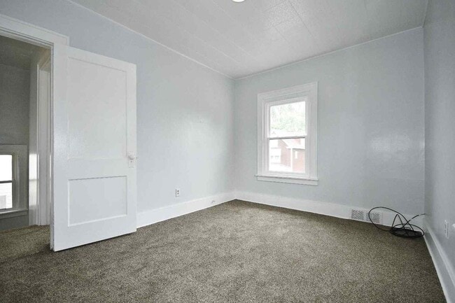 Building Photo - Charming 3-bedroom, 1-bathroom house locat...