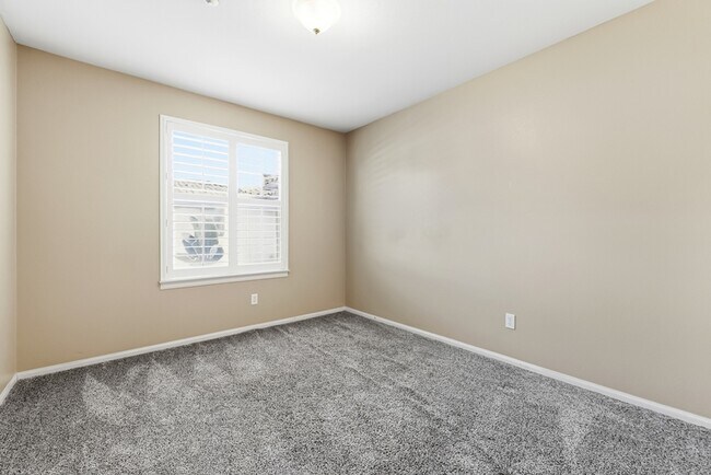 Building Photo - 2174 Desert Hare Ct