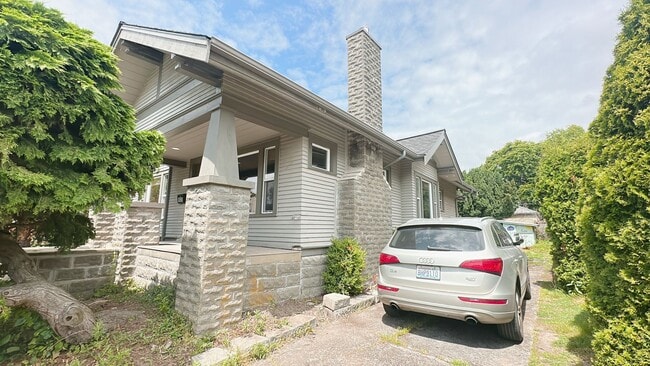 Building Photo - Classic 4 bdrm/2ba Craftsman in the Letter...