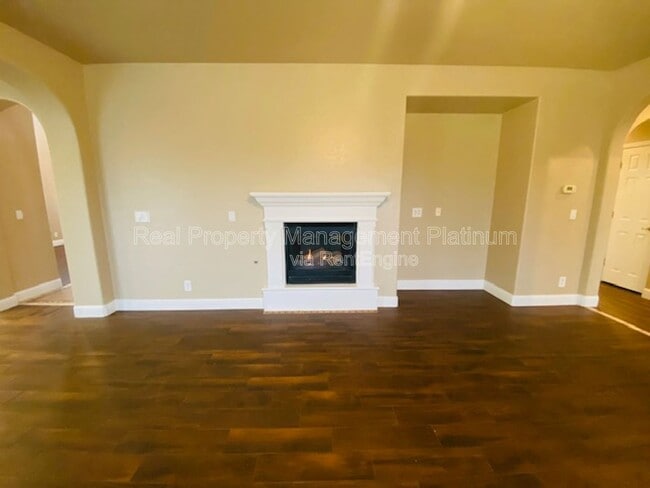 Building Photo - 1875 N Belvedere Ave