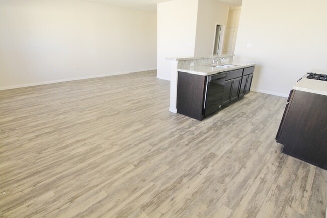 Building Photo - Brenwood Manor - 18242 Bethany Manor Ct, K...