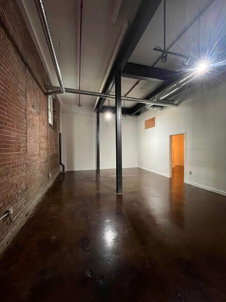 Building Photo - 1350 Rosa L Parks Blvd