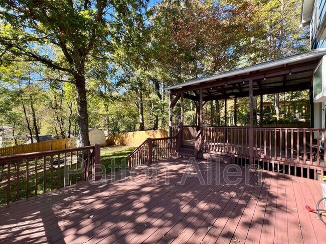 Building Photo - 126 Locust Ct