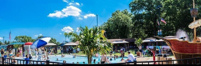 Building Photo - 806 Spinnaker Ct