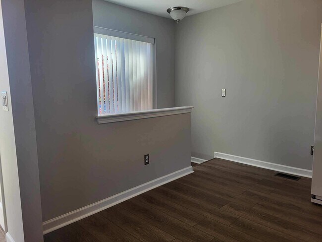 Building Photo - 11447 Lynhurst Dr