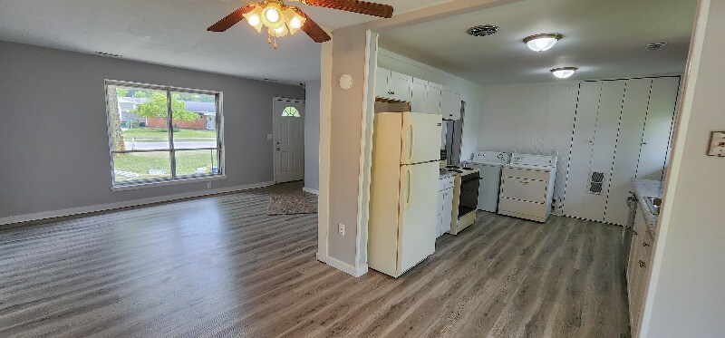 Building Photo - 500 W Ford Ave