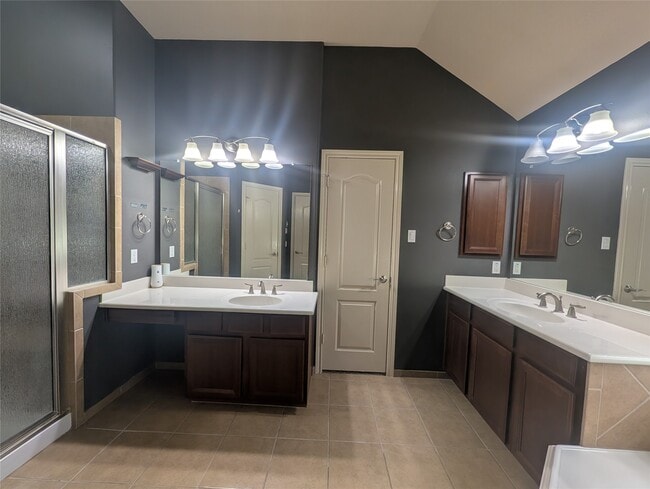 Building Photo - 14915 Bronze Finch Dr