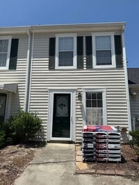 Building Photo - Remodeled 2 bedroom 1.5 bathroom townhome ...