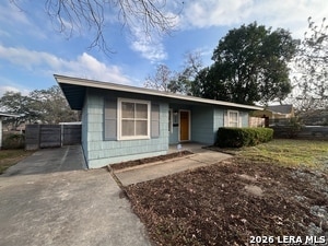 Building Photo - 218 Karen Ln