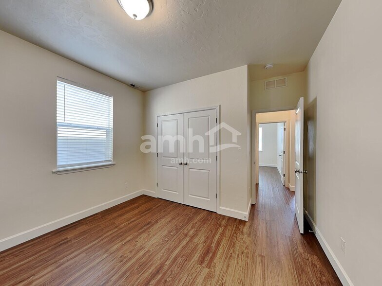 Building Photo - 3537 S Bartlett Way