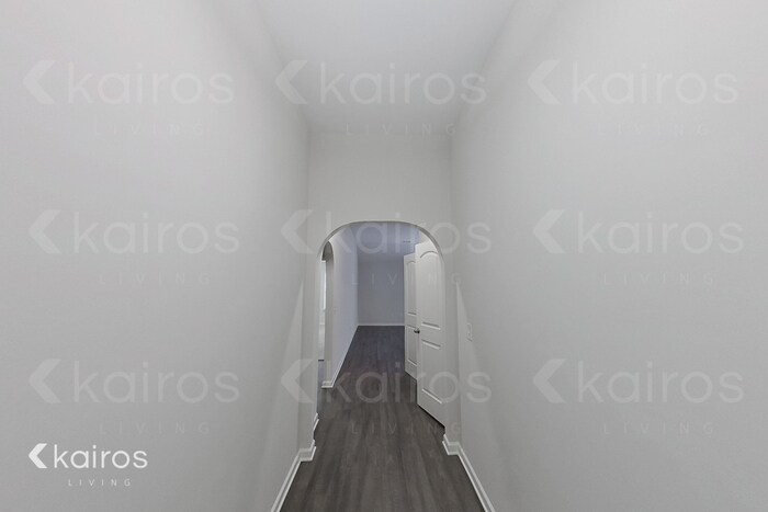 Building Photo - 782 Heather Dr