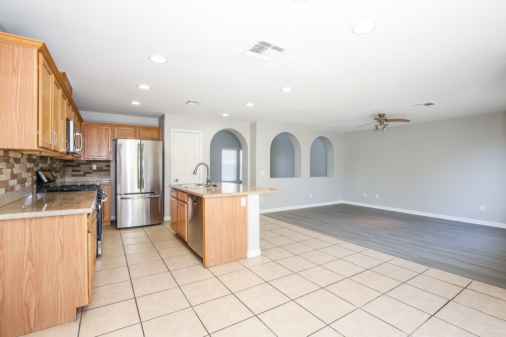 Building Photo - 5320 N Santa Fe Heights St