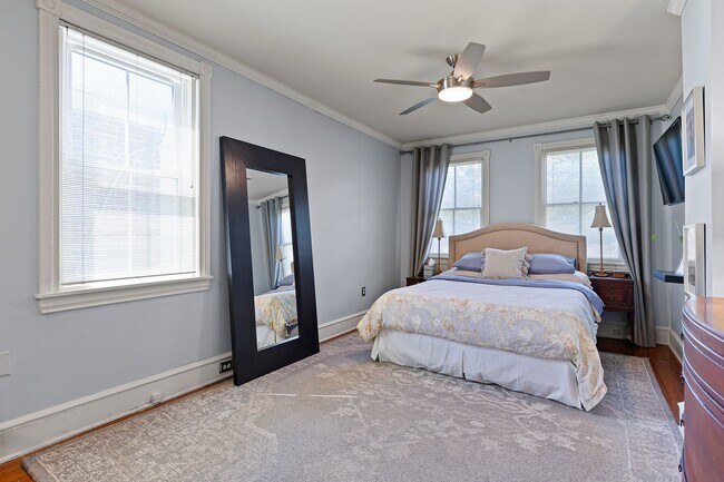 Building Photo - Beautiful townhome with Brandywine River views