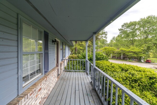 Building Photo - 6601 Bay Cir Dr