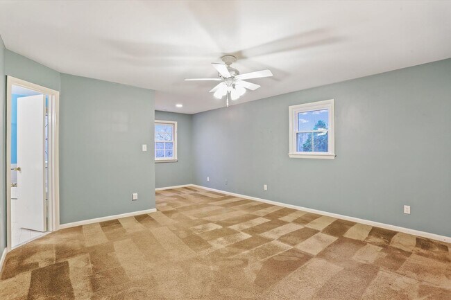 Building Photo - Wooded views in Silver Spring