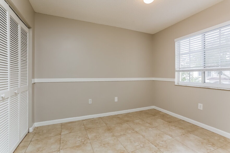 Building Photo - 40 NW 110th Ave