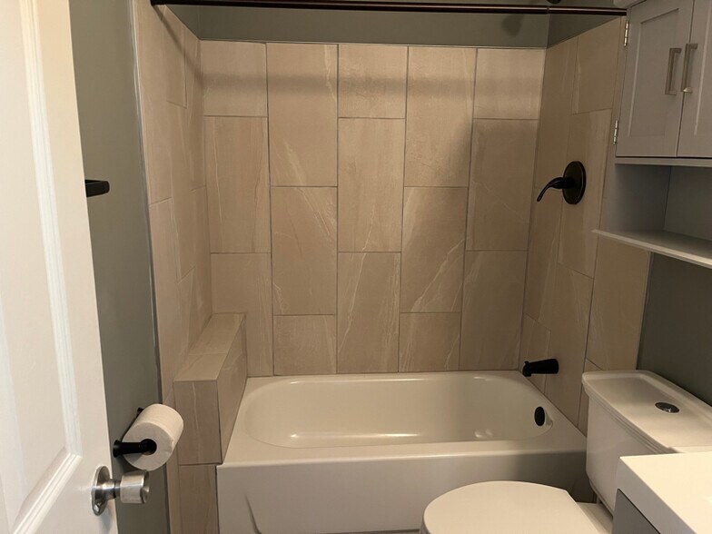 Building Photo - 236 McMurtry Rd