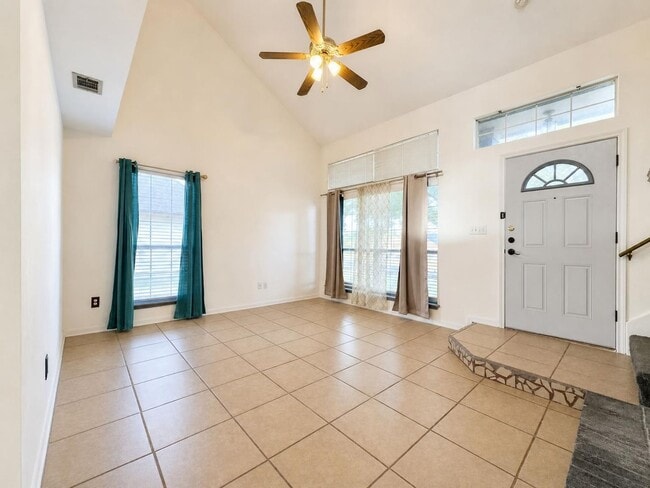 Building Photo - 2404 Magnum Cir