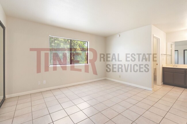 Building Photo - Spacious Home in Tiogawoods Neighborhood!