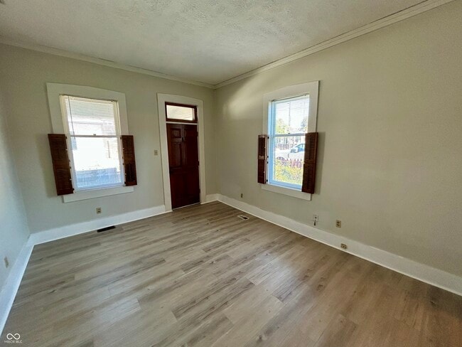 Building Photo - 639 Stevens St