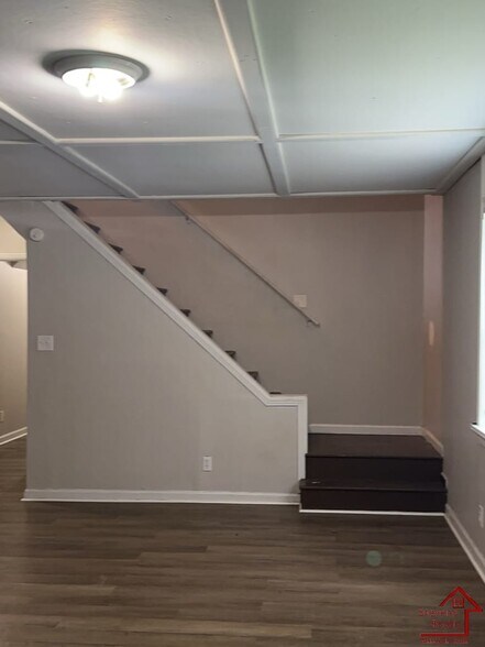 Building Photo - 610 Mooremont Terrace