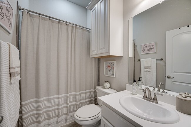 Building Photo - 1651 Sonnet Dr