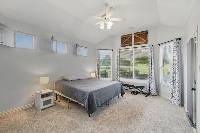 Building Photo - 10701 Los Rios Dr