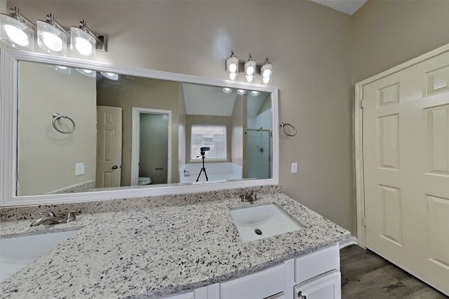 Building Photo - 7007 Fuchsia Ln