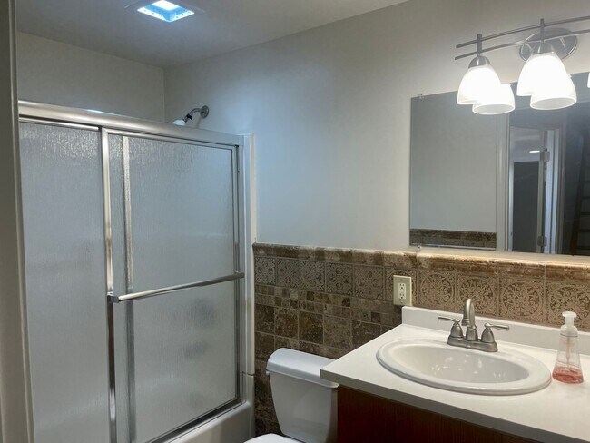 Building Photo - Welcome Home to Marine View Drive in West Seattle