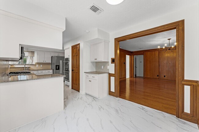 Building Photo - 110 Shadow Wood Dr