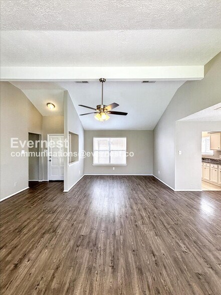 Building Photo - 2426 Tall Ships Ln