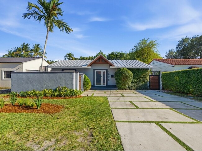Building Photo - 4628 SW 10th St