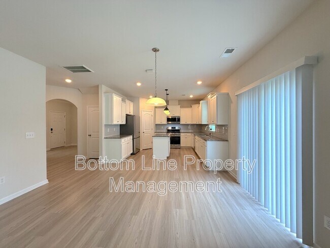 Building Photo - 729 Willshire Falls Dr