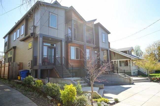 Building Photo - 2618 SE 51st Ave