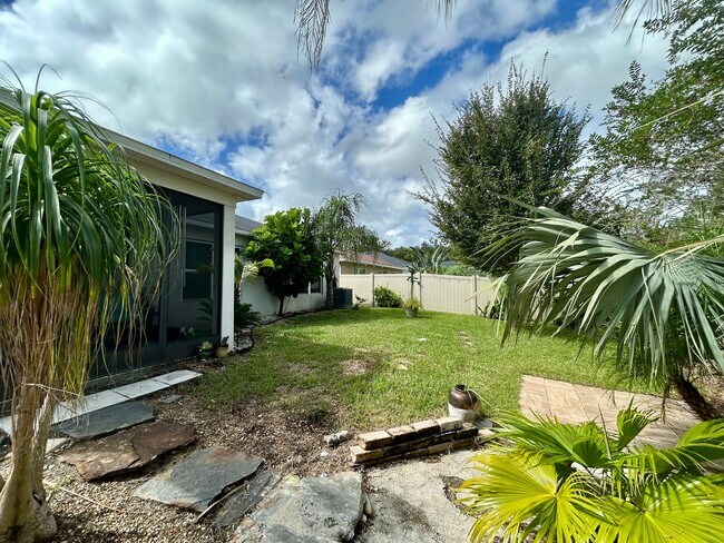 Building Photo - Spacious 3-Bed, 2-Bath Fully Gated Home in...