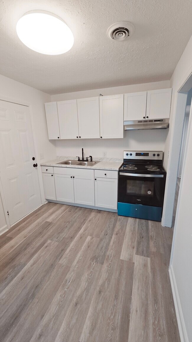 Building Photo - Monetta Apartments