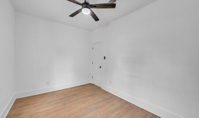 Building Photo - Spacious 4BD 2BA Home in Waco