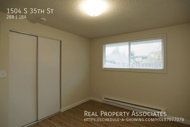 Building Photo - 1504 S 35th St