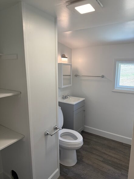 Bathroom - 1116 Adams St