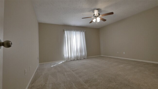 Building Photo - 21626 Park Tree Ln