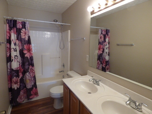 Building Photo - Chatterton Commons Condo